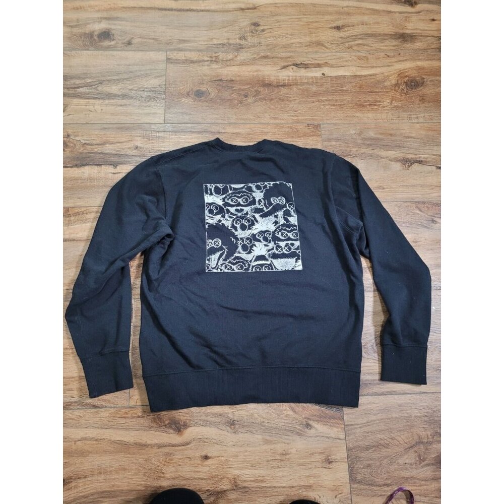 KAWS x Sesame Street Sweatshirt Medium | Used | Uniqlo Collaboration